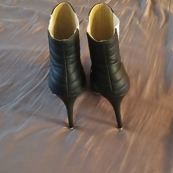 GX Gwen Steffani Booties, new in box - Picture 3 of 6